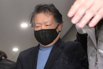 ‘살인사건 용의자’ 조폭 부두목…도주 8개월 만에 공개수배 [그해 오늘]