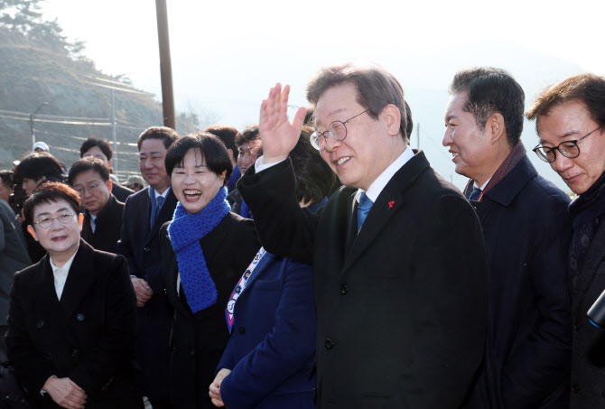 이재명 피습에 정치권 충격…여야 "폭력 용납 못해" 한 목소리