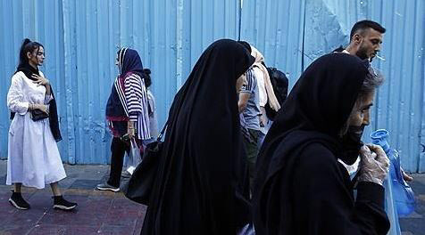 이란, 女 히잡 안 썼다고 74대 매질 “중세 고문실 같았다”