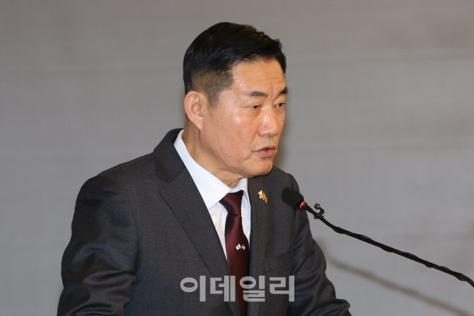 [포토]오찬사하는 신원식 장관