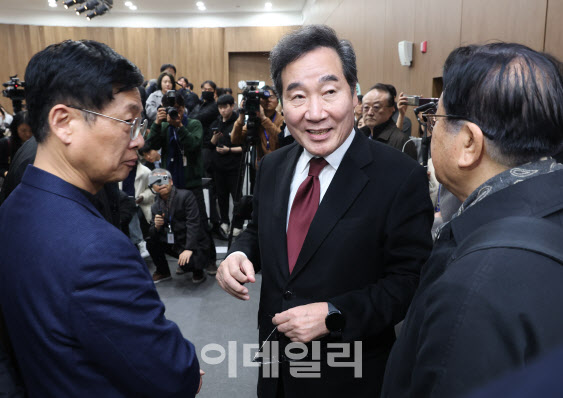 "1인·방탄정당" 비판하며 민주당 떠난 이낙연…'제3지대 빅텐트' 본격 시동