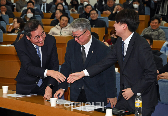 [포토]미래대연합(가칭) 창당준비위원회 출범에서 만난 이낙연-조응천-이준석