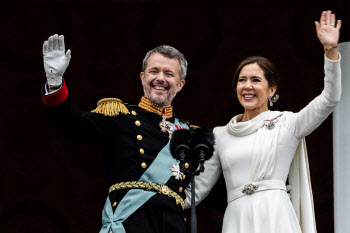 덴마크, 국왕 프레데릭 10세 즉위…"신뢰 보답하겠다"
