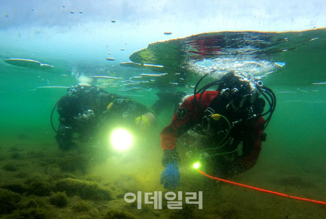 경기북부소방, 동절기 하천·호수 얼음 밑 익수사고 대응 훈련