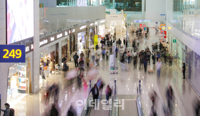 인천국제공항 4년 만에 일일 출입국자 20만명 돌파