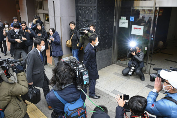 일본 자민당 최대 파벌 '아베파', '비자금 스캔들'에 해산 결정