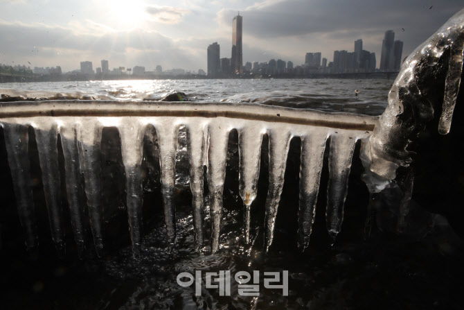 [포토]한파에 꽁꽁 얼어버린 서울