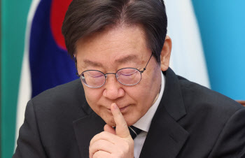 "김일성·김정일 노력 훼손않도록" 이재명, 국보법 위반 혐의로 고발