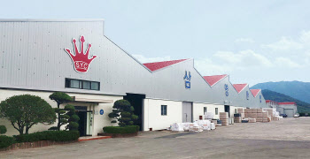 ‘1조 기부 창업주’ 삼영산업, 전 직원 해고…누적부채 160억