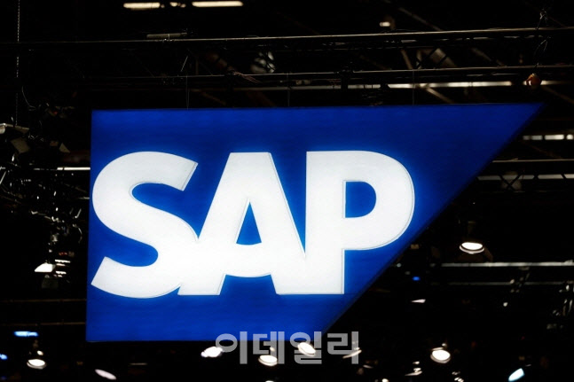 소프트웨어기업 SAP, AI 중심 사업 재편…올해 8000명 구조조정