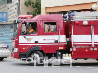 광주광역시 다세대 주택서 화재...1명 사망·1명 중상