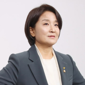 ‘당선무효형’ 정의당 비례의원 사직...‘기호 3번’ 지키기