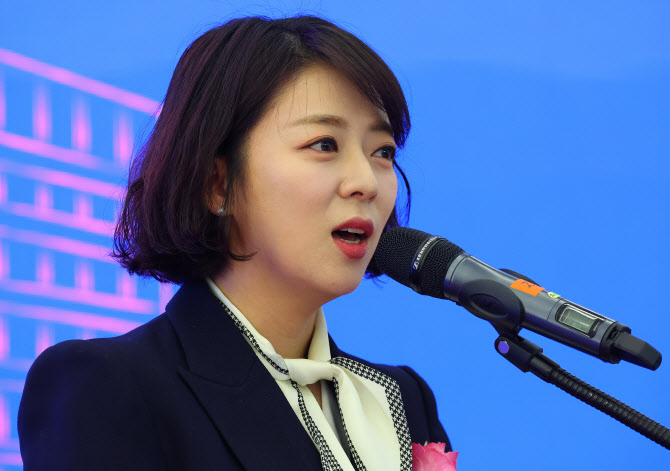[속보]與배현진, 서울 시내서 괴한에 피습…병원 이송