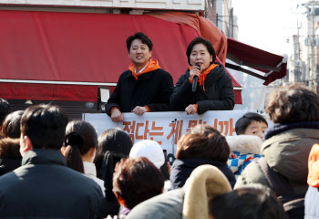 '비례제 고민' 이재명에…이준석 "사리사욕과 두려움 사이 선택하라"