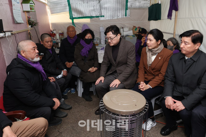 [포토]'이태원 참사 유가족 만난 더불어민주당'