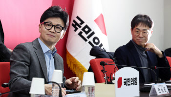 與김경율, 노무현재단·정대협 의혹 제기…“민주당 날 고소해달라”