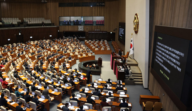 ‘車 번호판 봉인 폐지’·‘대포차 처벌 강화’ 법안, 본회의 통과
