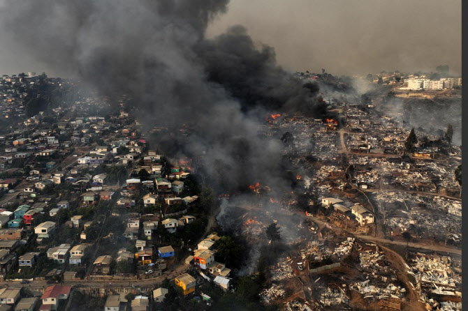 칠레 산불로 46명 사망 “피해 더 늘어날 것” 우려