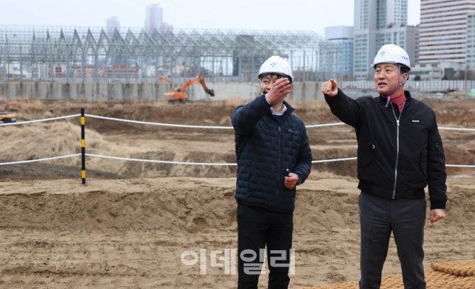 [포토]용산국제업무지구 개발 부지 찾은 오세훈 서울시장