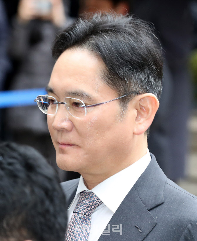 [포토]'부당합병' 이재용 삼성전자 회장, 오늘 1심 선고…법원 출석