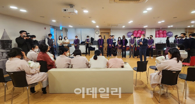 퀸스산부인과, 비트모빅 오태민 교수 초청 ‘토닥토닥 프로젝트’ 행사 개최