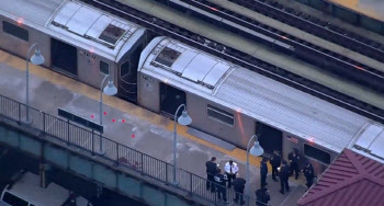 美 뉴욕 지하철역 총격, 1명 사망·5명 부상…용의자 도주(종합)