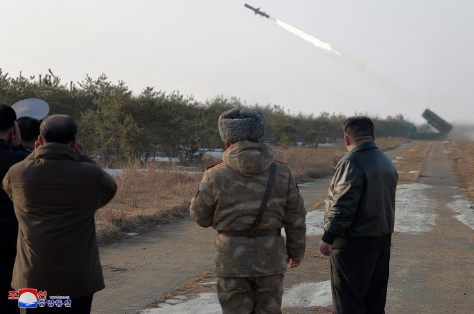 北, 신형 지대함 미사일 개발…NLL 한국군 함정 위협