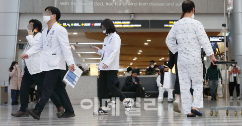 보건의료노조 “전공의 집단사직, 국민생명 내팽개치는 반의료행위”