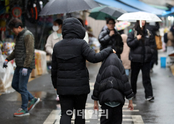 [포토]'우산이 없어'