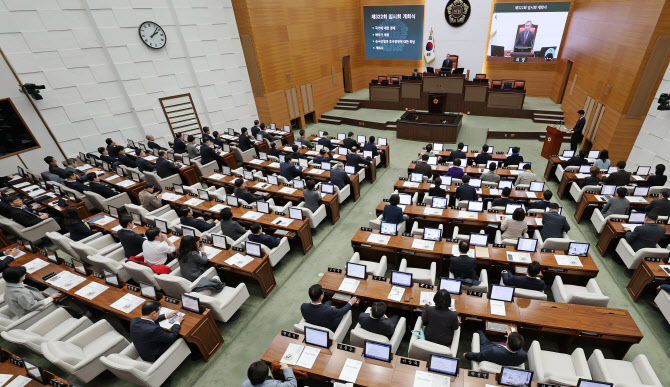 서울시의회, ‘만장일치’ 활동비 月150만→200만원 인상안 통과