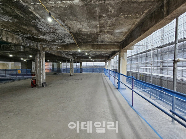 "부수고 쪼개고" 집 지을 땅 부족에…해체시장 '6조 성장산업' 변신