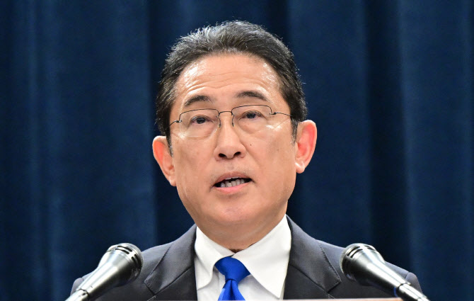 닛케이지수 최고치 돌파에 기시다 총리 "일본 경제 움직인다"