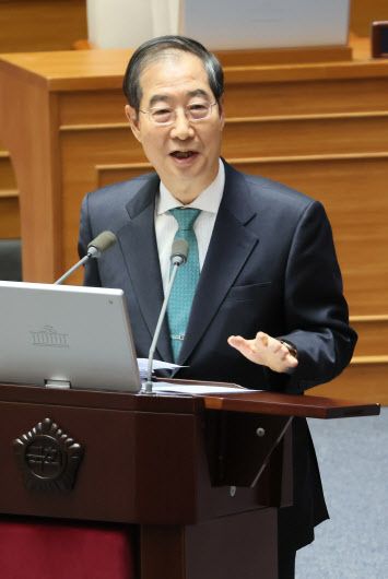 한 총리, '김건희 의혹'에 "계좌있다고 조작했겠나"