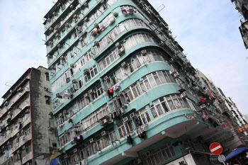 홍콩 "부동산 시장 살리자"…인지세 등 규제 전면 폐기