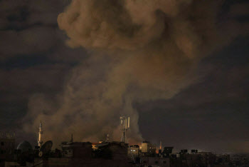 유엔 “가자 검문소 공습에 경찰 사망…구호품 약탈 발생”