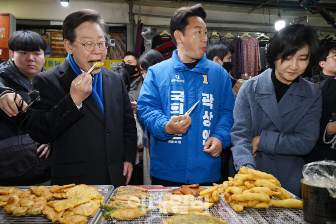 [포토]이재명 대표, 곽상언 후보 지원 유세