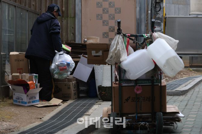 [포토]65세 이상 노인 인구 빈곤율 악화