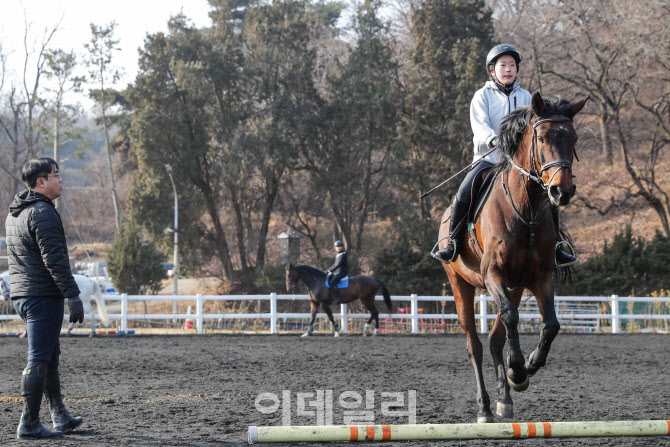 마사회, '학교체육 승마 지원' 전국으로 확대