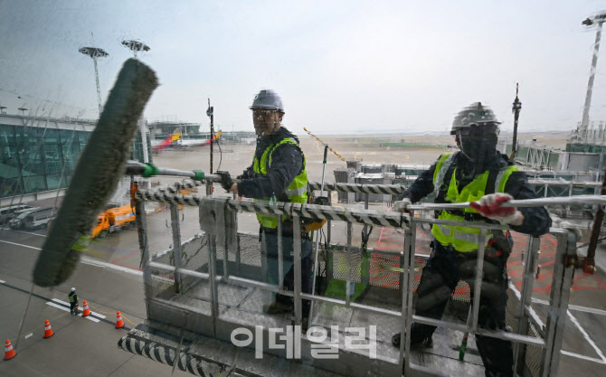 [포토]인천공항 봄맞이 대청소