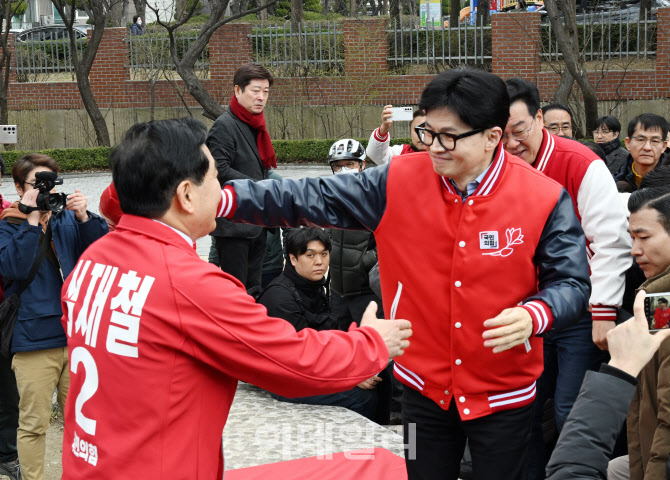 [포토]심재철 후보와 포옹하는 한동훈 국민의힘 위원장