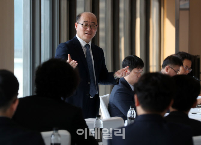 [포토] 차세대 원자로 민관협력 인사말하는 이창윤 차관