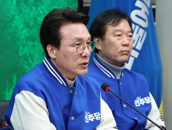 낙관론 단속 나선 민주당…"200석 발언 금지"