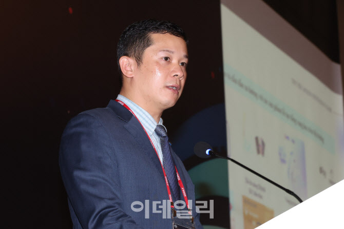 [포토]쩐 하이 하 CIB사장, 베트남의 디지털 전환에 대해 기조연설