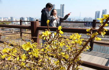 주말 아침 ‘황사비’…낮 최고 기온 23도