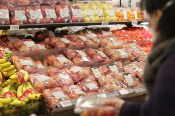 과일값 고공행진에…기대인플레 3.2%, 5개월 만에 반등