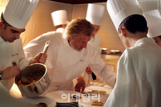‘요리계의 피카소’ 방한…롯데호텔 서울, 5일간 스페셜디너 판매