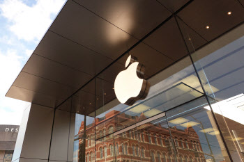 애플, 2월 中아이폰 출하량 전년比 33% 감소