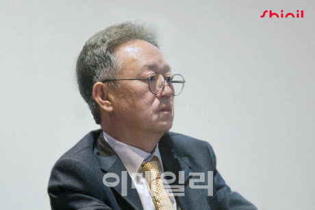 김영 신일전자 회장 "AI적용 로봇청소기·선풍기 등 출시"