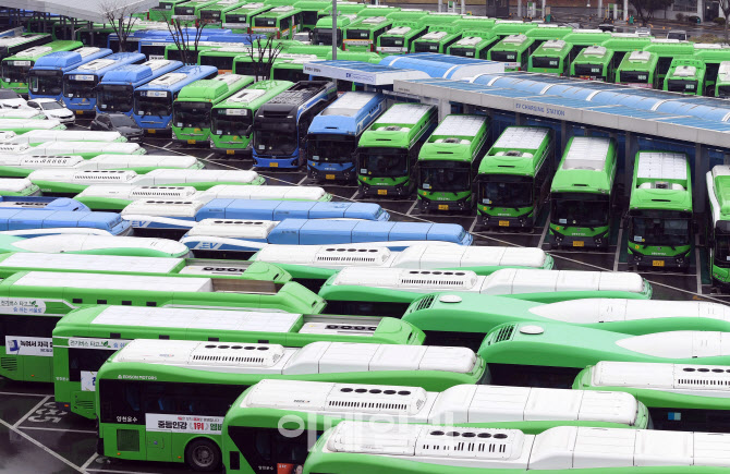 [포토]서울 시내버스 12년 만에 파업