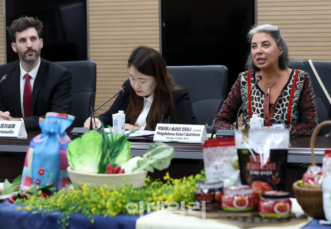 [포토] 김치·저탄소 식생활 홍보대사 킨타나 아르헨티나 전 상원의원